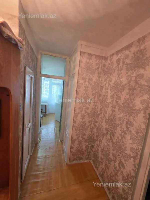 Satılır 1 otaqlı köhnə tikili 35 m²