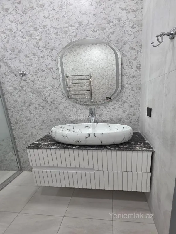 Satılır 3 otaqlı yeni tikili 136 m²