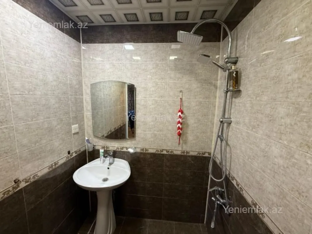 Satılır 2 otaqlı köhnə tikili 60 m²