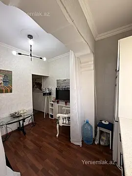 Satılır 1 otaqlı köhnə tikili 40 m²