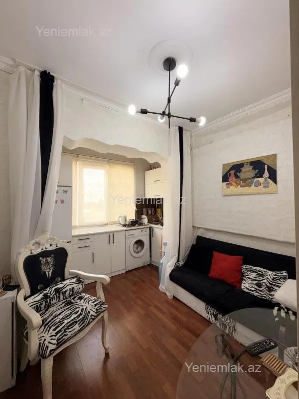 Satılır 1 otaqlı köhnə tikili 40 m²