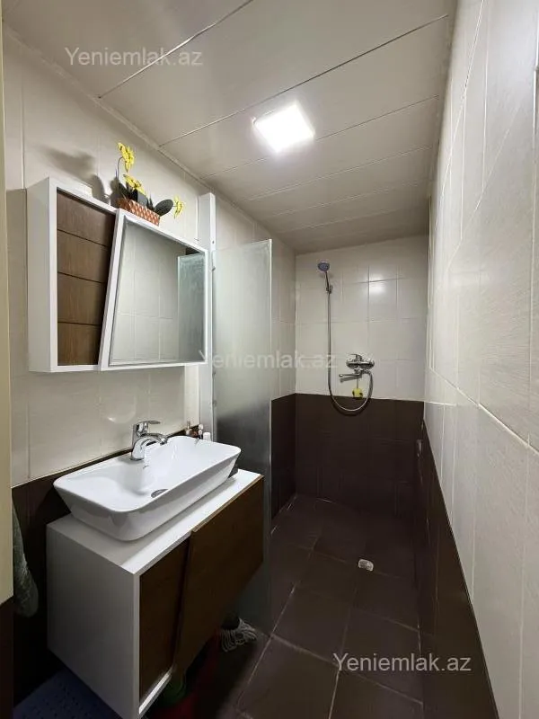 Satılır 1 otaqlı köhnə tikili 40 m²