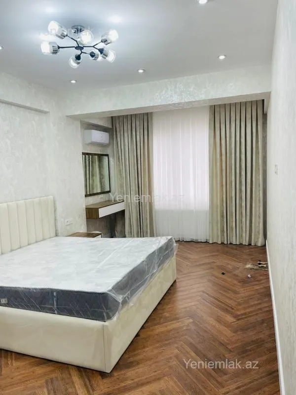 Satılır 4 otaqlı yeni tikili 217 m²