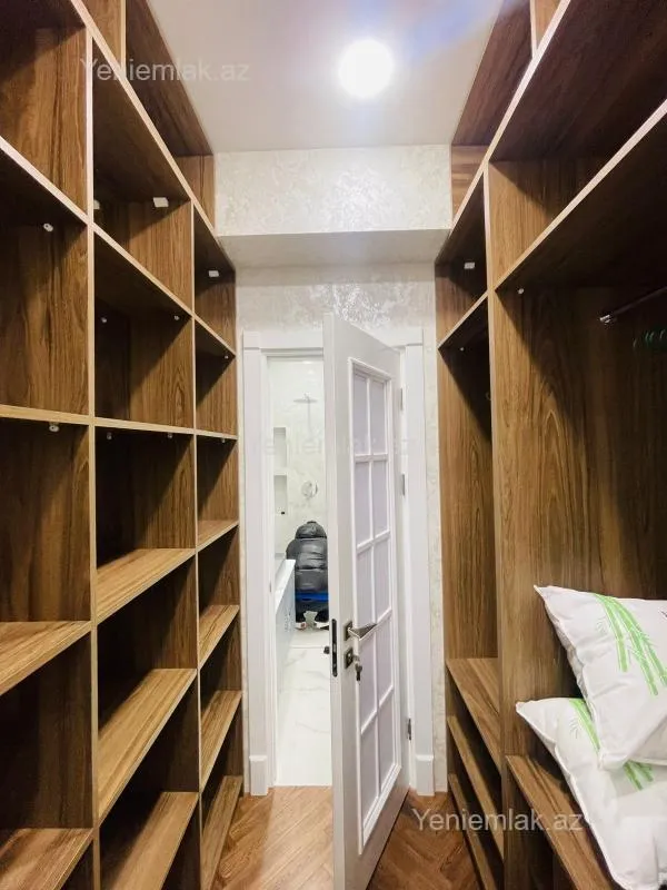 Satılır 4 otaqlı yeni tikili 217 m²