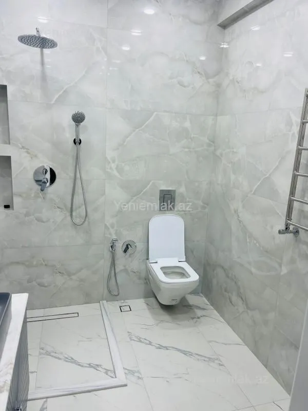 Satılır 4 otaqlı yeni tikili 217 m²