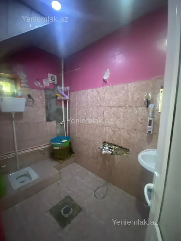 Satılır 5 otaqlı həyət evi 200 m²