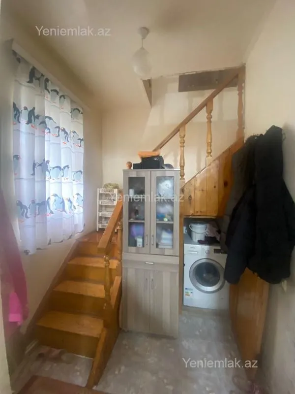 Satılır 5 otaqlı həyət evi 200 m²