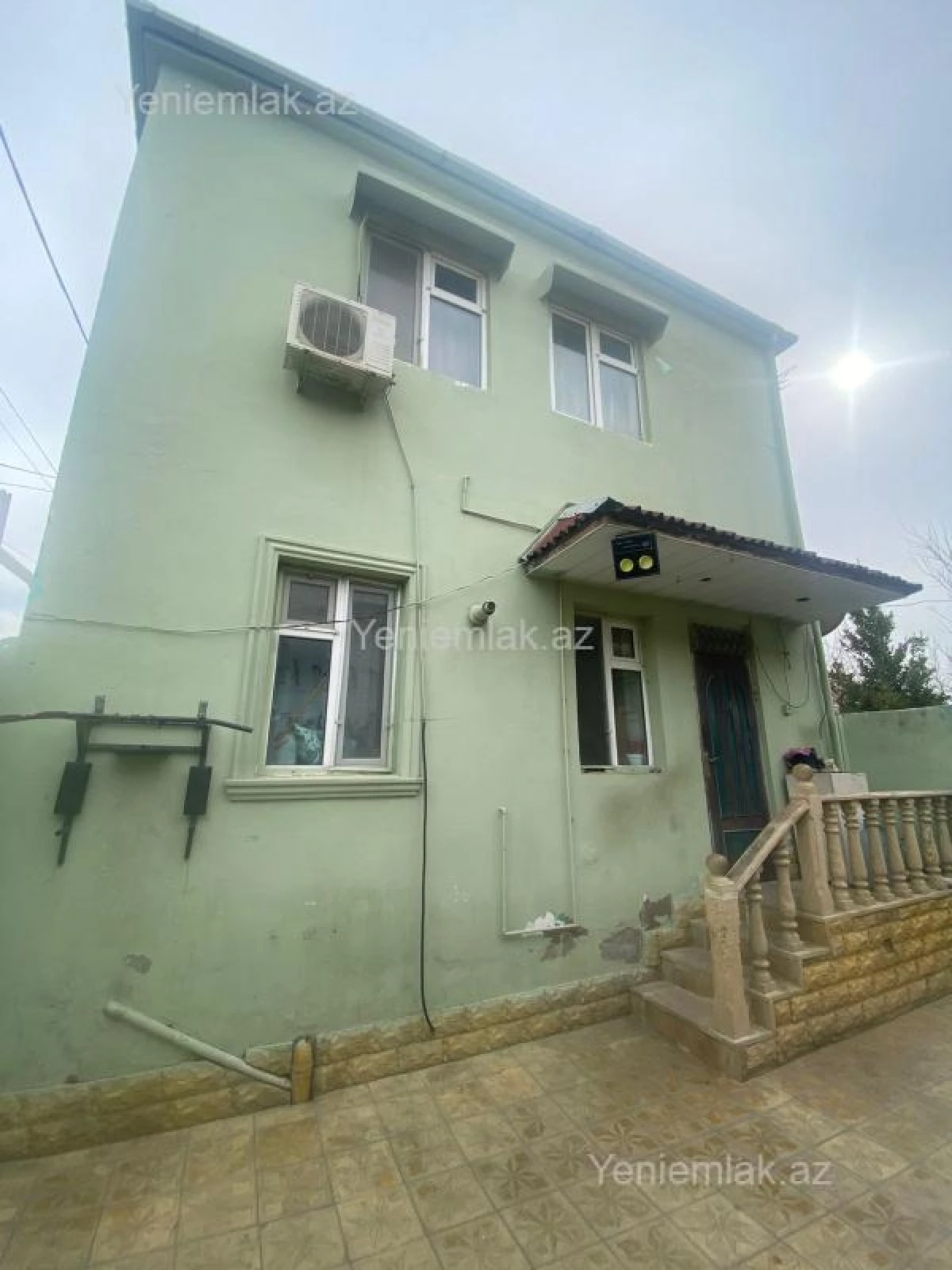 Satılır 5 otaqlı həyət evi 200 m²
