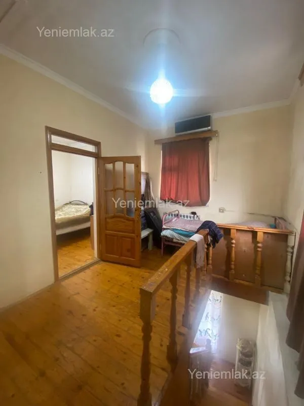 Satılır 5 otaqlı həyət evi 200 m²