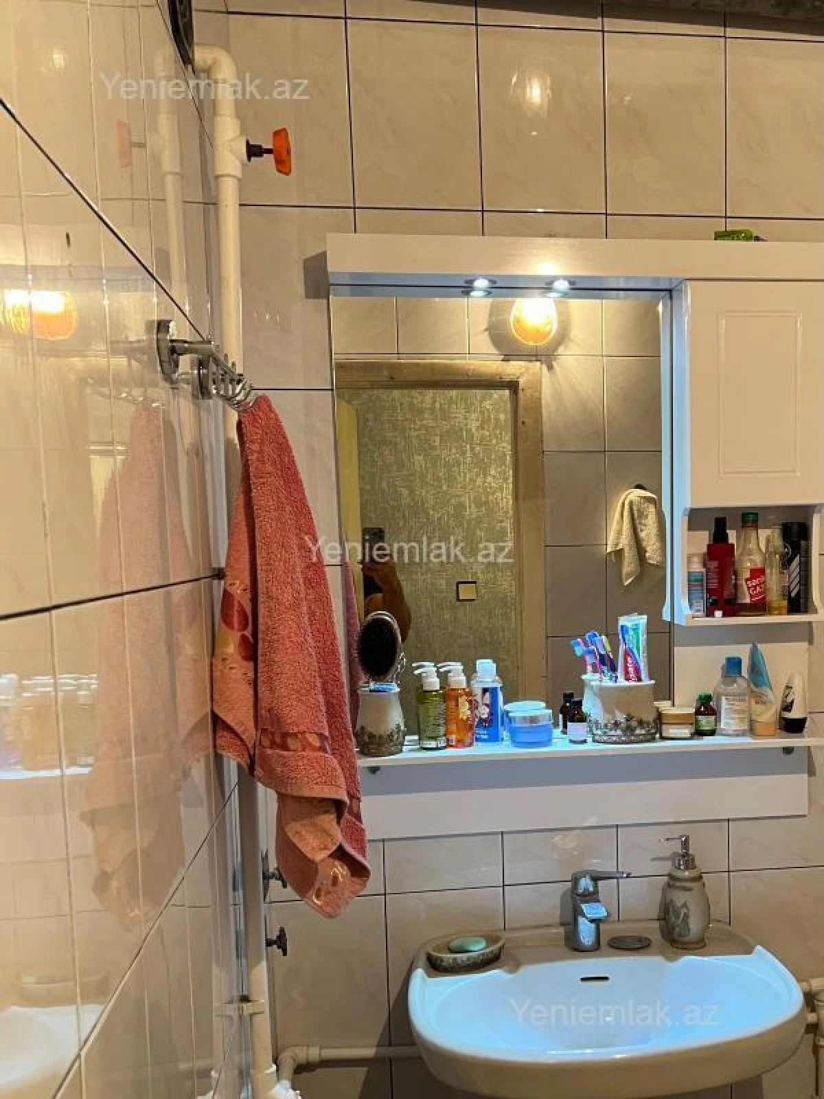 Satılır 2 otaqlı köhnə tikili 60 m²