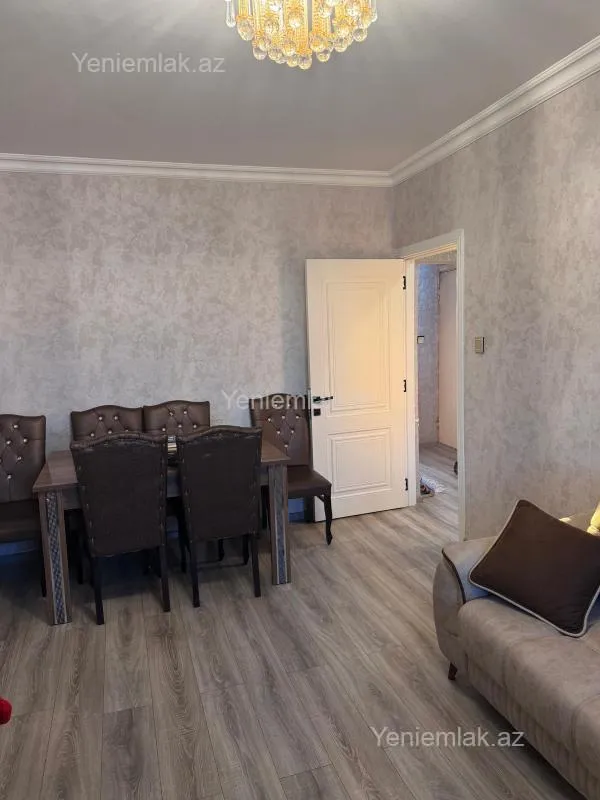 Satılır 2 otaqlı köhnə tikili 60 m²