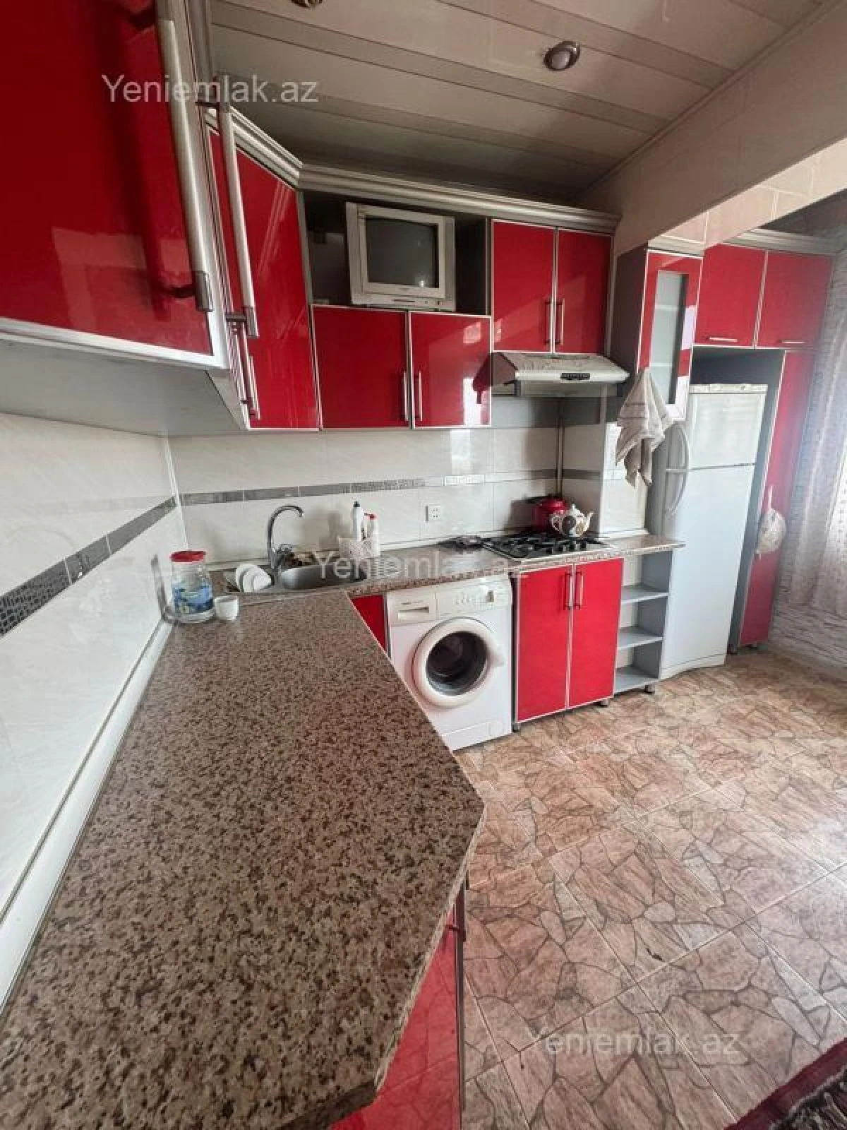 Satılır 3 otaqlı köhnə tikili 85 m²