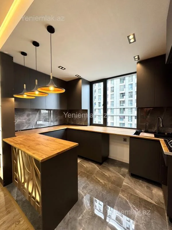 Satılır 3 otaqlı yeni tikili 100 m²