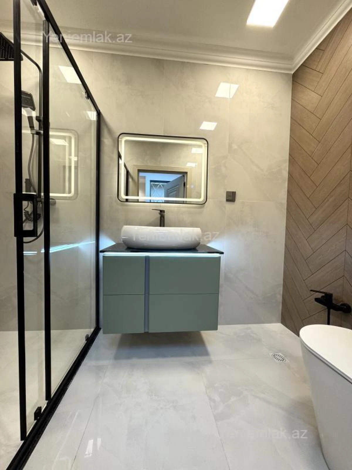 Satılır 3 otaqlı yeni tikili 100 m²