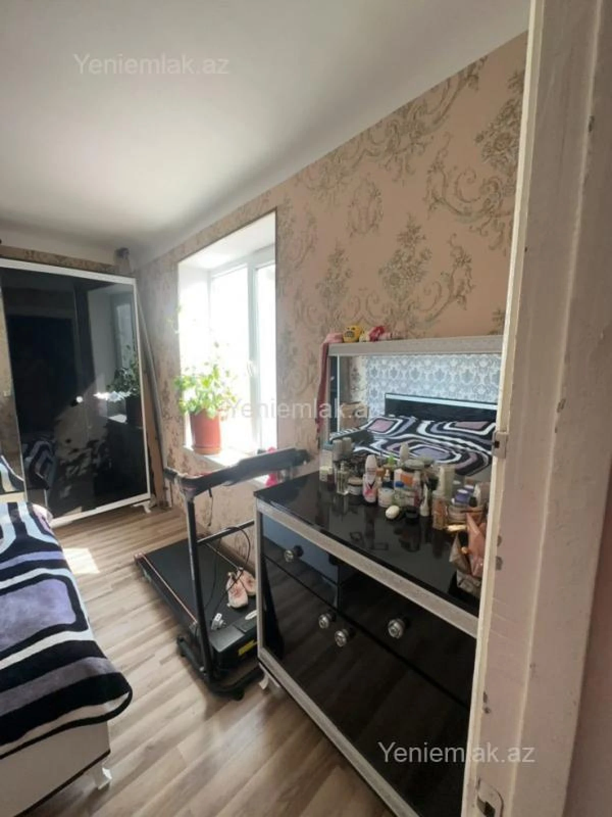 Satılır 2 otaqlı köhnə tikili 45 m²