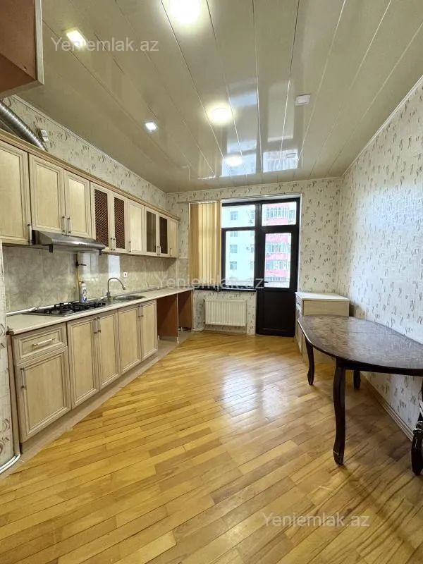 Satılır 3 otaqlı yeni tikili 122 m²