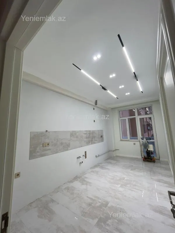 Satılır 3 otaqlı yeni tikili 102 m²