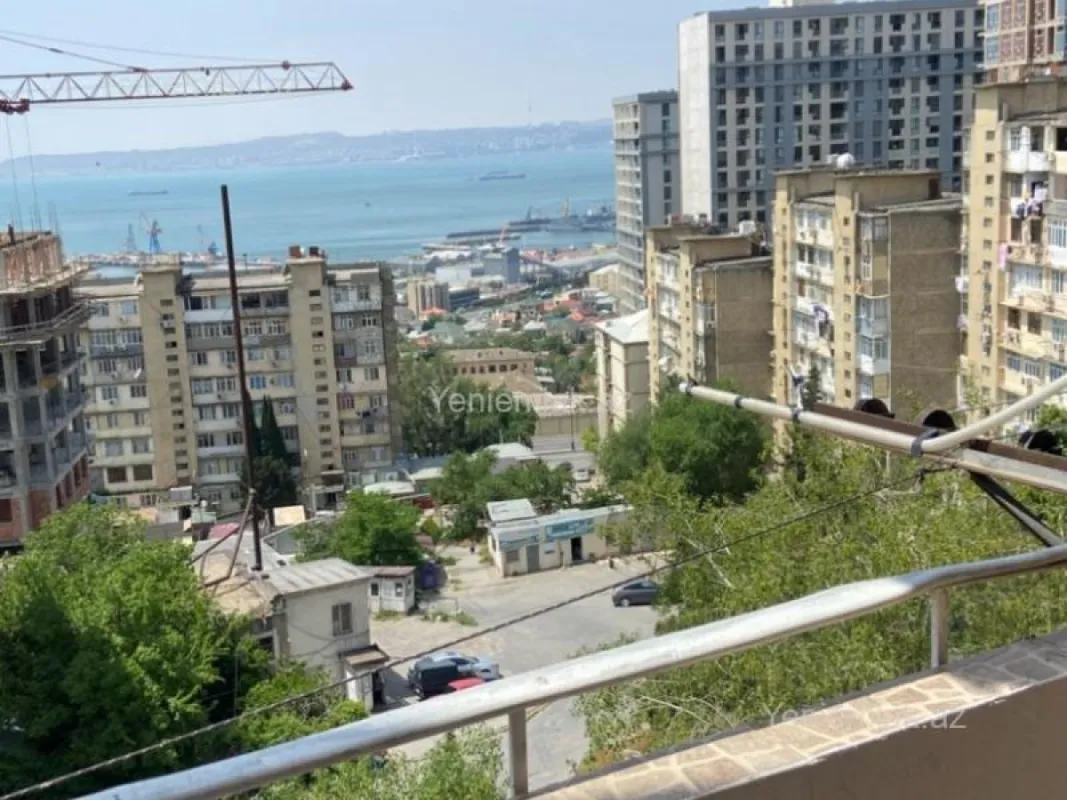 Satılır 2 otaqlı köhnə tikili 60 m²