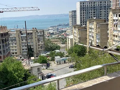 Satılır 2 otaqlı köhnə tikili 60 m²