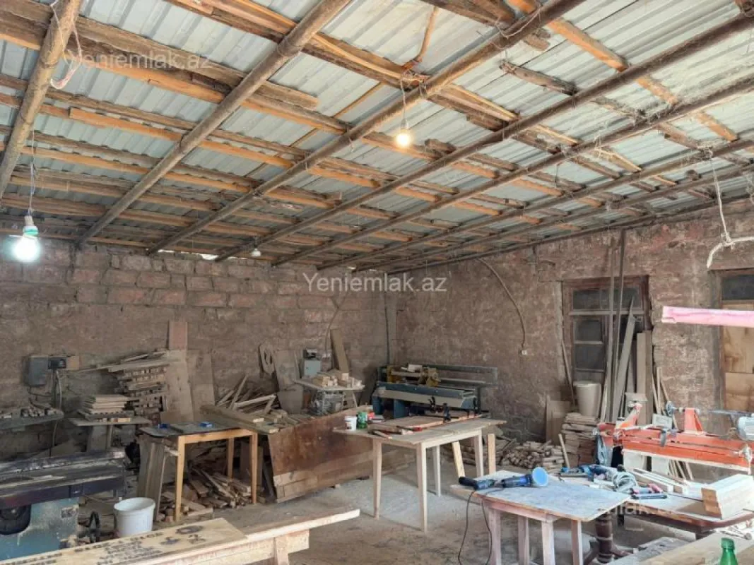 Satılır 10 otaqlı obyekt 1000 m²