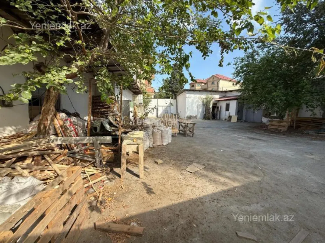 Satılır 10 otaqlı obyekt 1000 m²