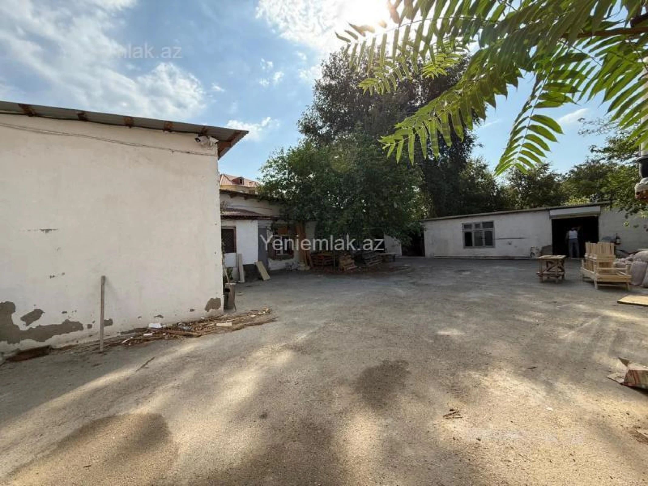 Satılır 10 otaqlı obyekt 1000 m²