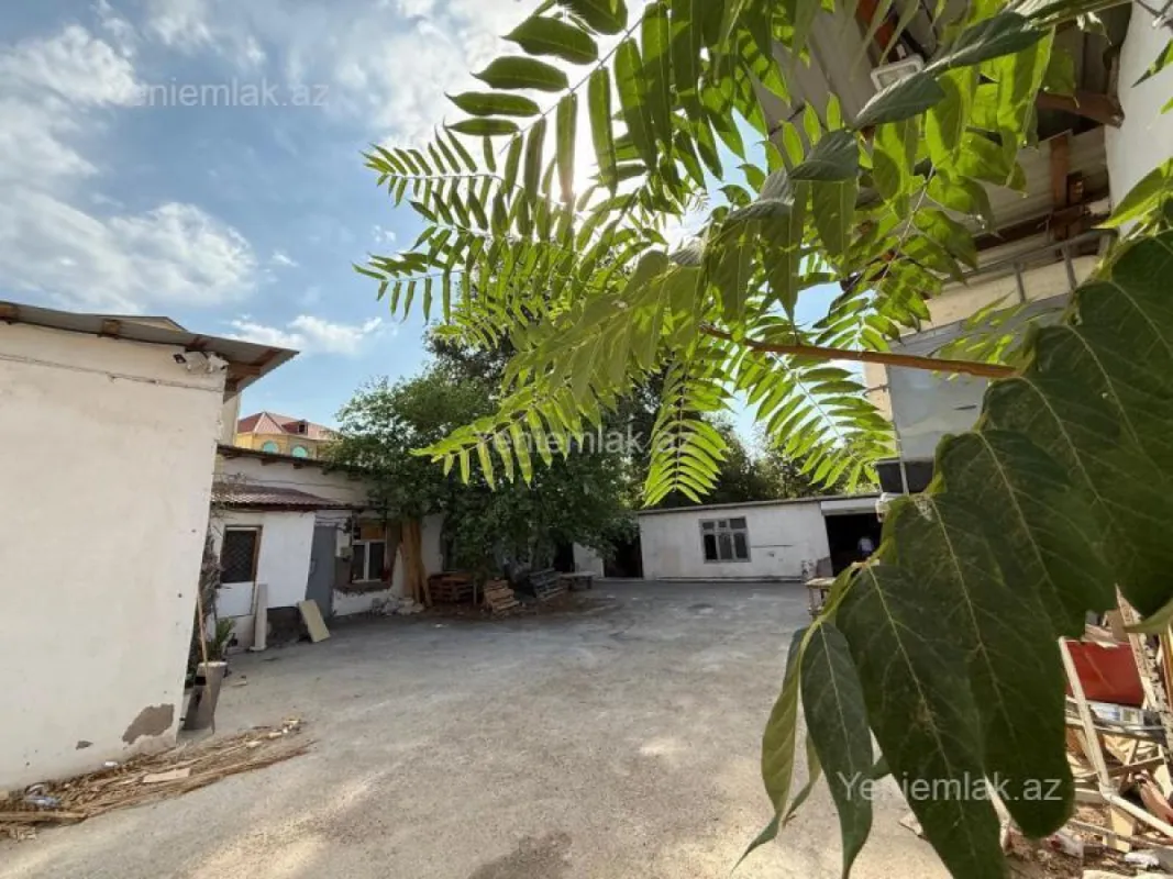 Satılır 10 otaqlı obyekt 1000 m²