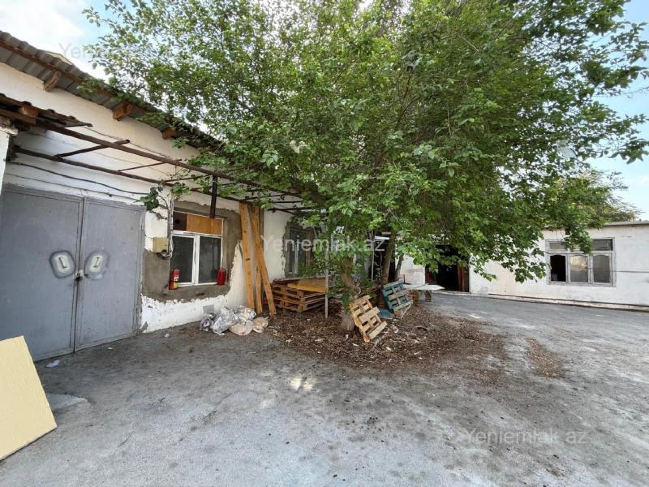 Satılır 10 otaqlı obyekt 1000 m²