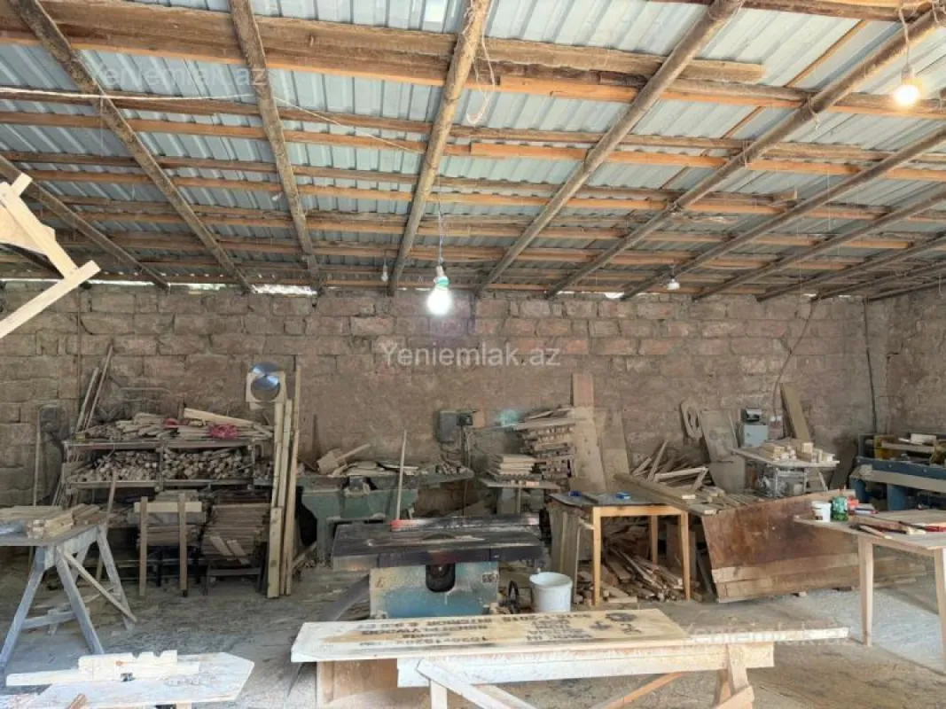 Satılır 10 otaqlı obyekt 1000 m²