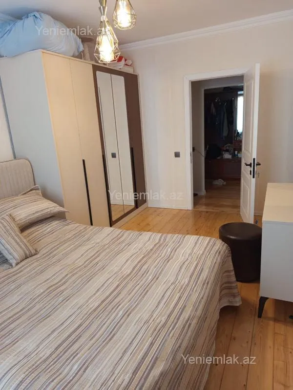 Satılır 3 otaqlı köhnə tikili 70 m²