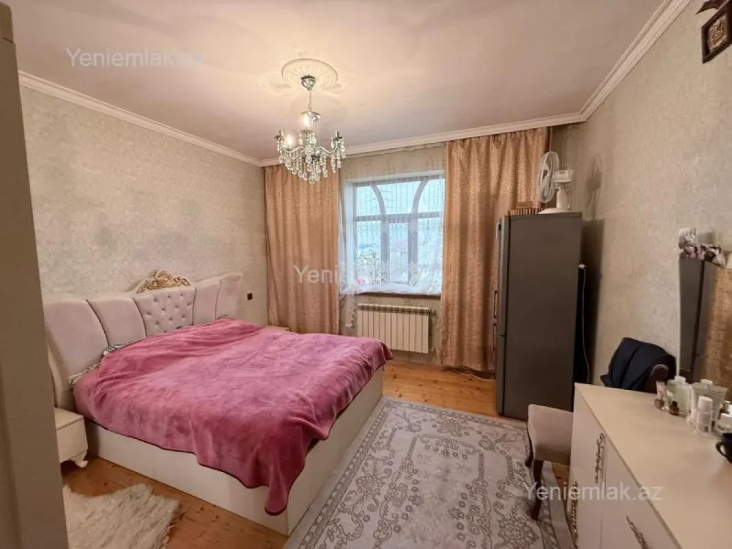 Satılır 5 otaqlı həyət evi 220 m²