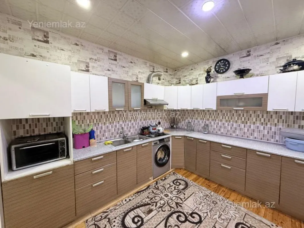 Satılır 5 otaqlı həyət evi 220 m²