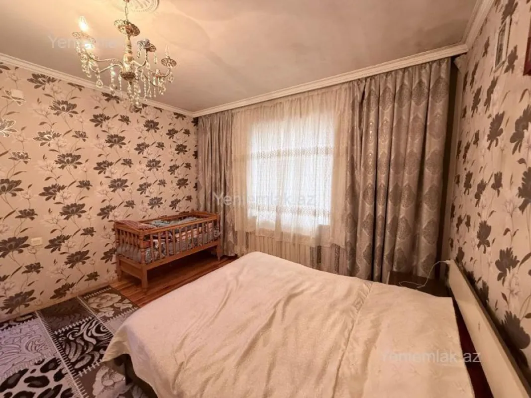 Satılır 5 otaqlı həyət evi 220 m²