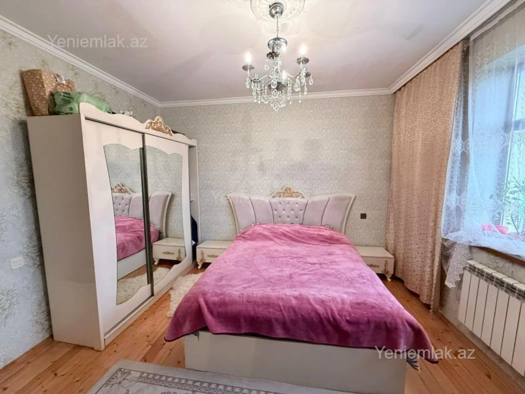 Satılır 5 otaqlı həyət evi 220 m²