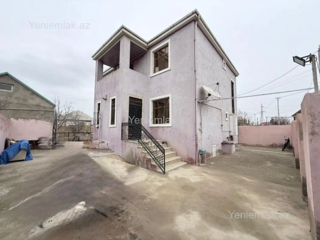 Satılır 5 otaqlı həyət evi 220 m²