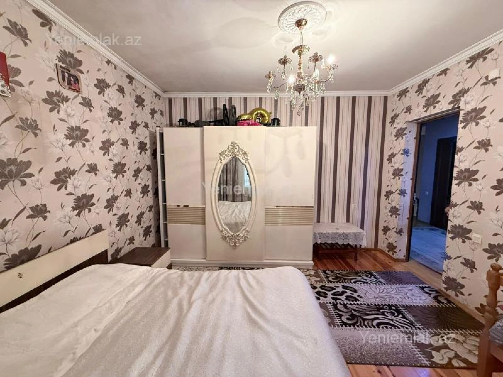 Satılır 5 otaqlı həyət evi 220 m²
