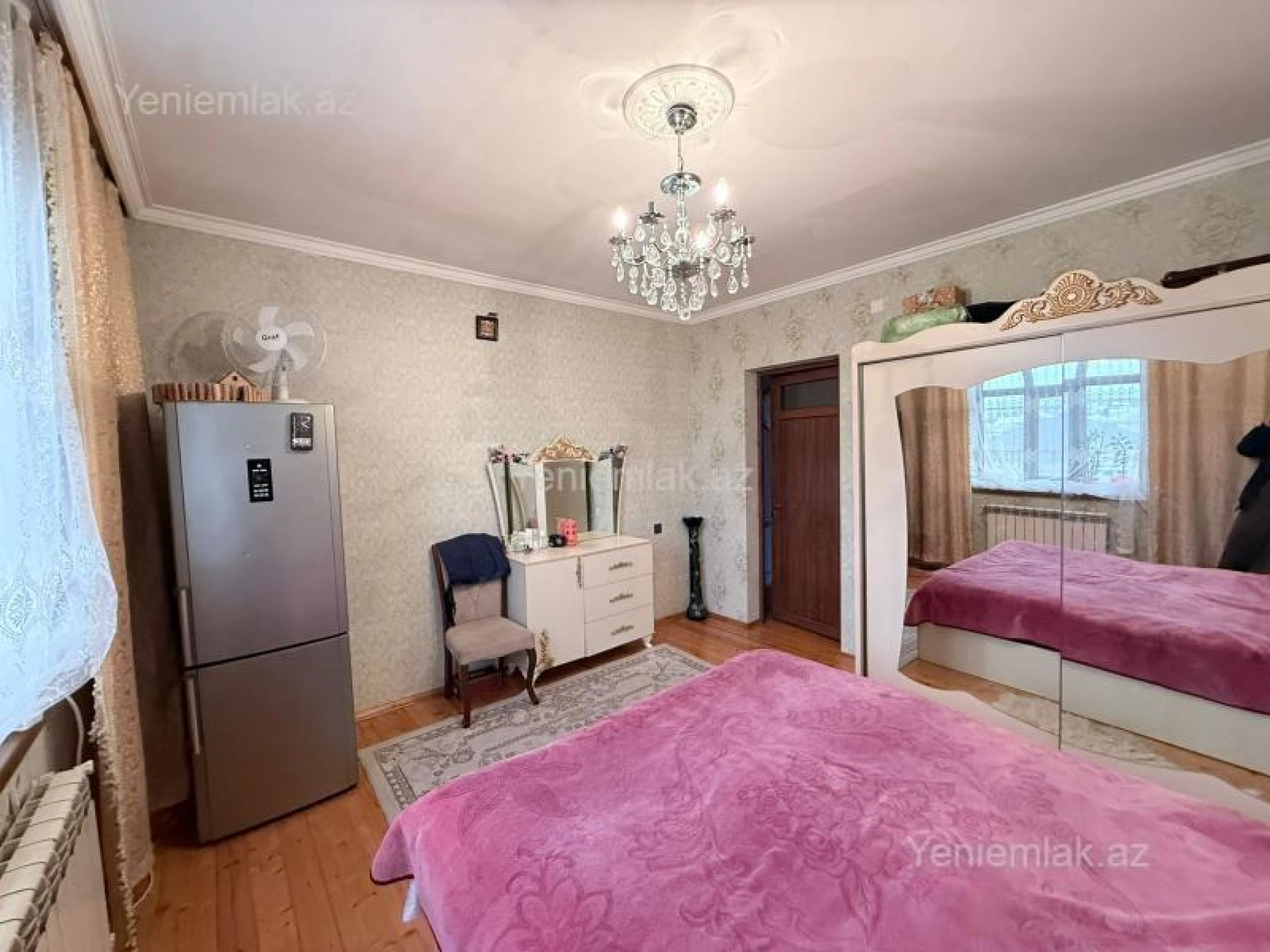 Satılır 5 otaqlı həyət evi 220 m²