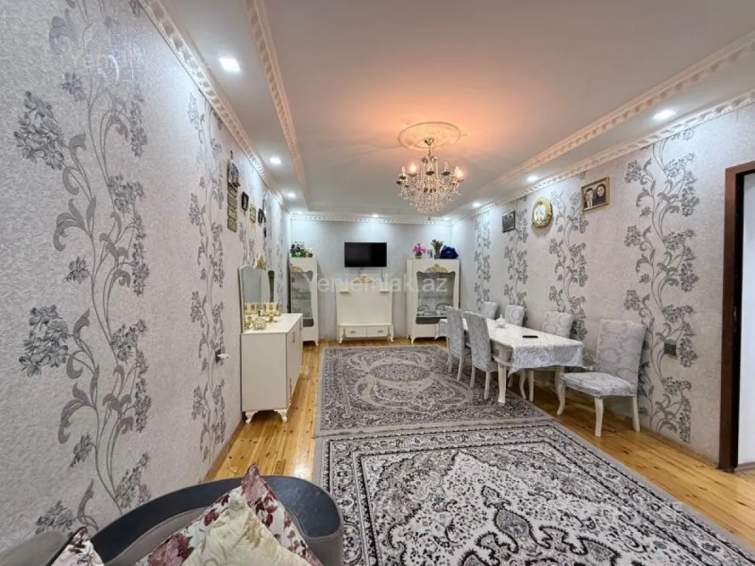 Satılır 5 otaqlı həyət evi 220 m²