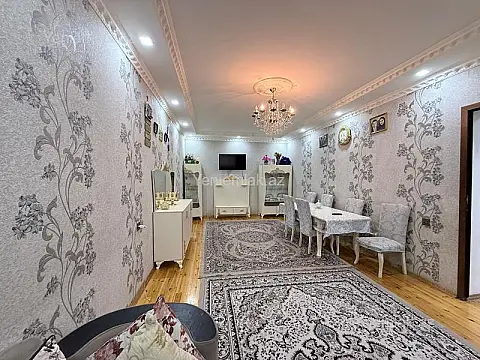 Satılır 5 otaqlı həyət evi 220 m²