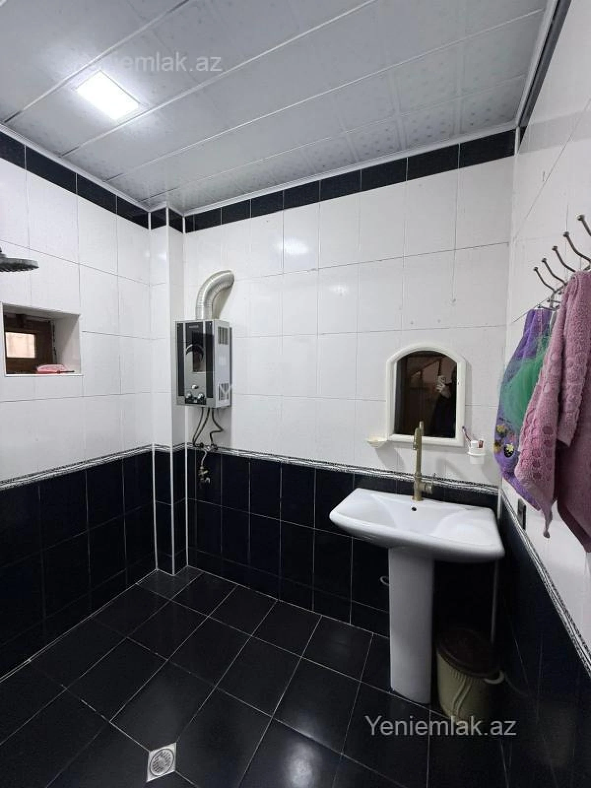 Satılır 5 otaqlı həyət evi 220 m²