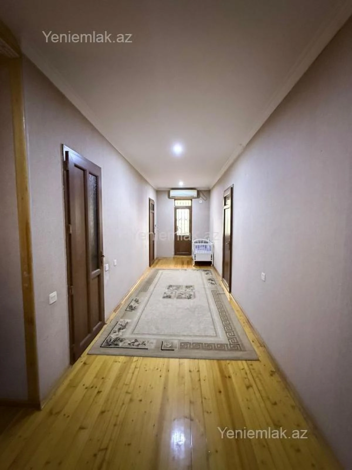 Satılır 5 otaqlı həyət evi 220 m²