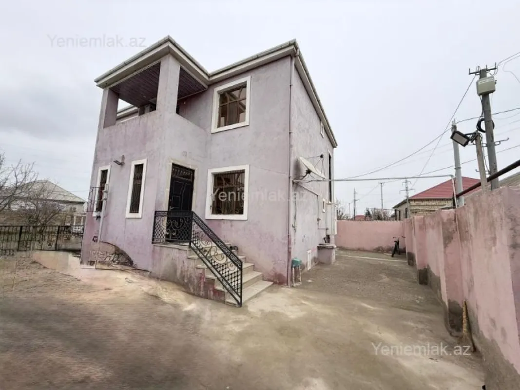 Satılır 5 otaqlı həyət evi 220 m²