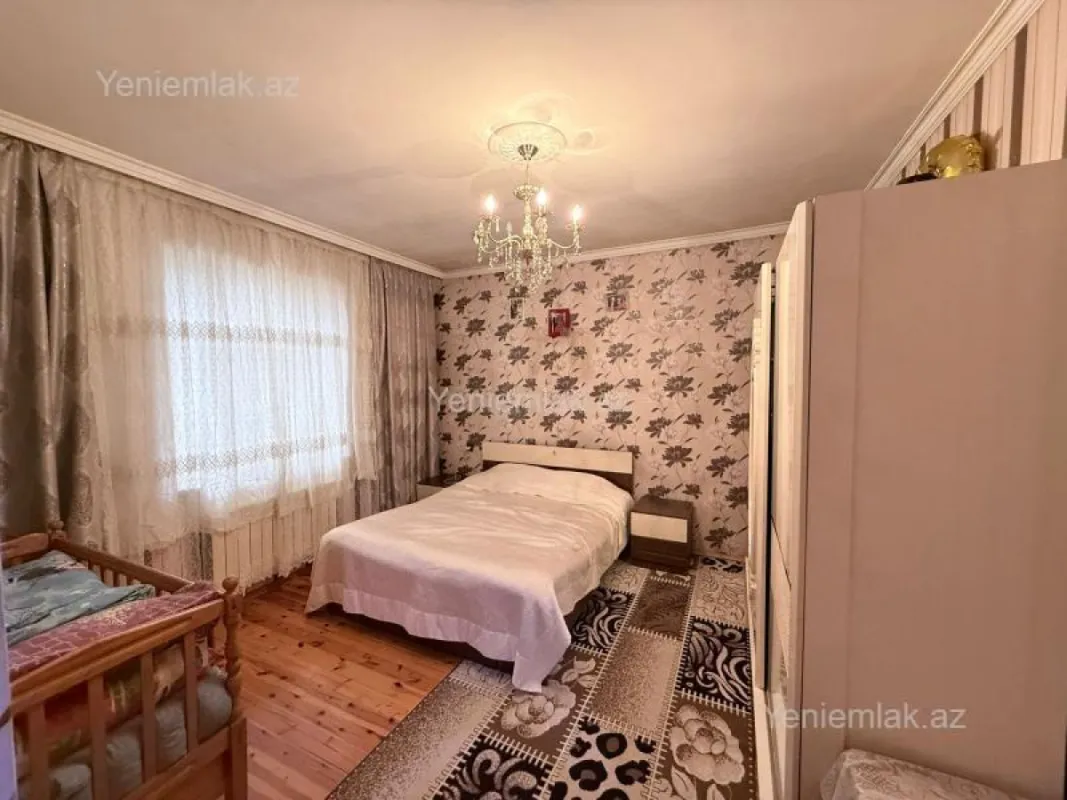 Satılır 5 otaqlı həyət evi 220 m²