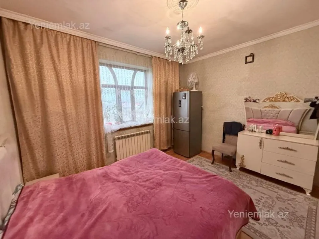 Satılır 5 otaqlı həyət evi 220 m²