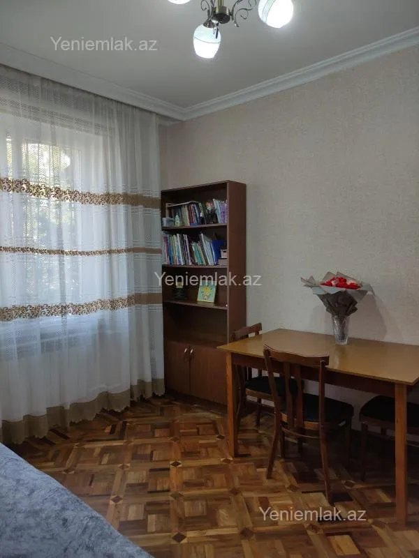 Satılır 3 otaqlı köhnə tikili 85 m²