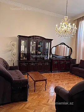 Satılır 3 otaqlı köhnə tikili 100 m²