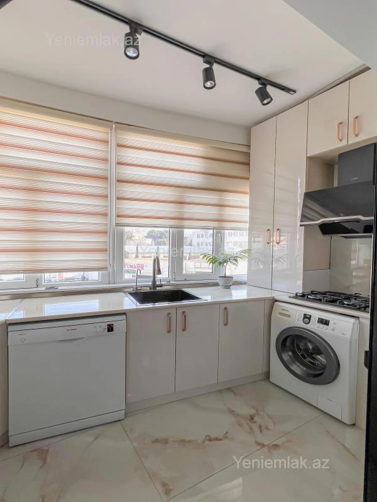 Satılır 3 otaqlı yeni tikili 56 m²