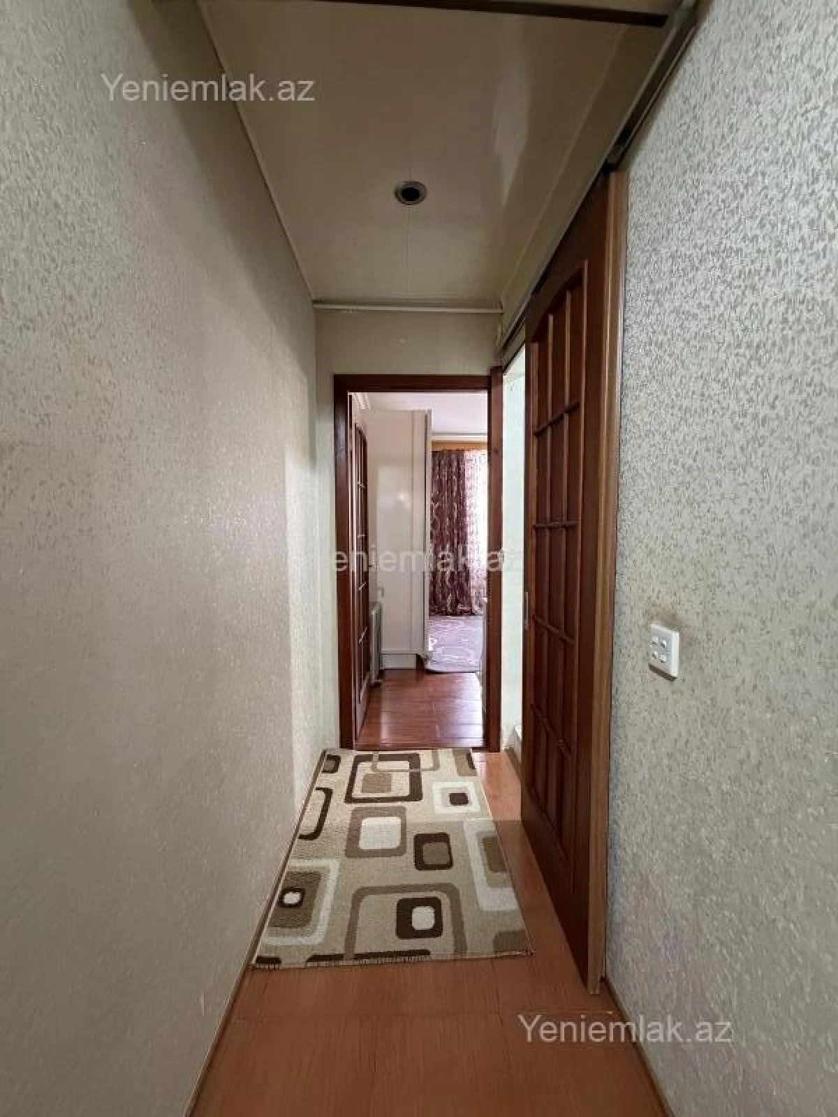 Satılır 2 otaqlı köhnə tikili 65 m²