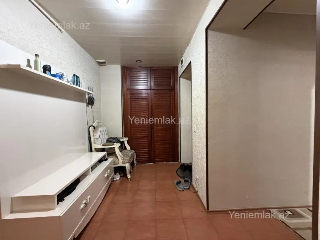 Satılır 2 otaqlı köhnə tikili 65 m²