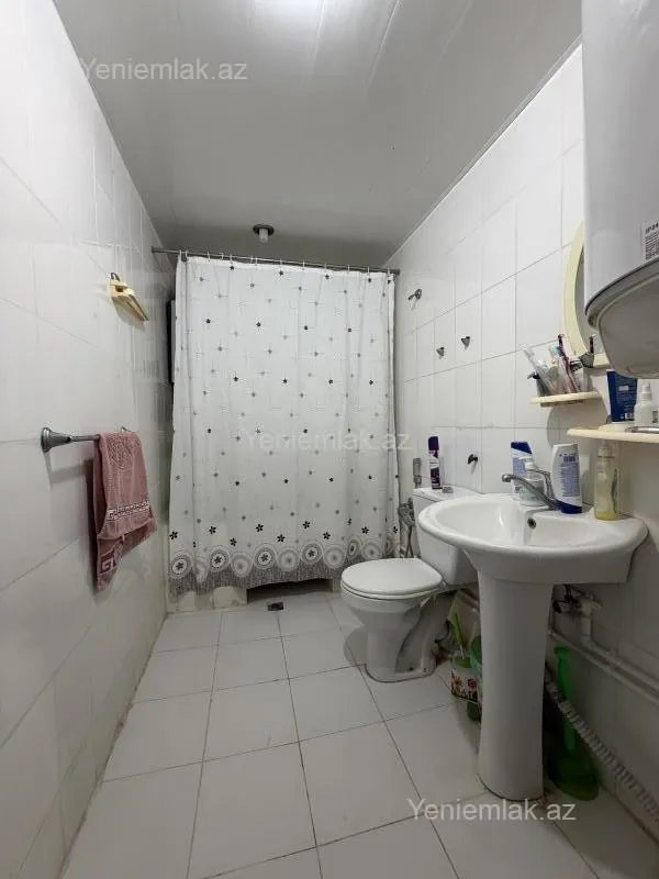 Satılır 2 otaqlı köhnə tikili 65 m²